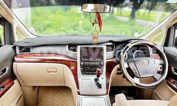 အသုံးပြုခံ့ Toyota Vellfire White ကား Arakan Rakhine အသုံးပြုခံ့ Toyota Vellfire White ကား Arakan Rakhine
