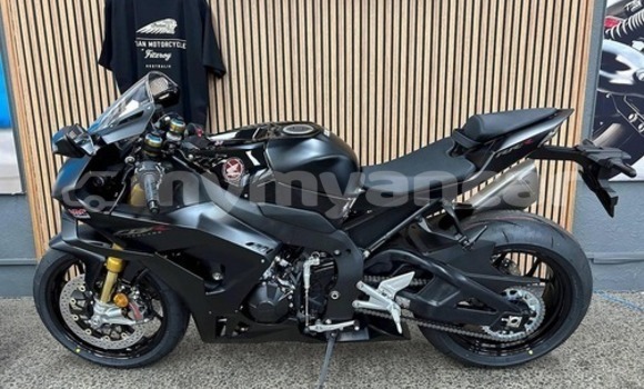 အသစ် Yamaha TMAX Black စက်ဘီး Kyaiklat Ayeyarwady အသစ် Yamaha TMAX Black စက်ဘီး Kyaiklat Ayeyarwady
