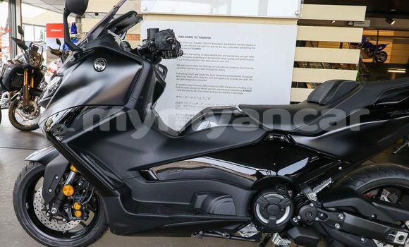 အသစ် Yamaha TMAX Black စက်ဘီး Kyaiklat Ayeyarwady အသစ် Yamaha TMAX Black စက်ဘီး Kyaiklat Ayeyarwady
