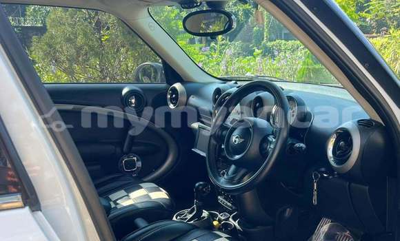 Buy Used Mini Cooper White Car in Allanmyo in Magway Buy Used Mini Cooper White Car in Allanmyo in Magway