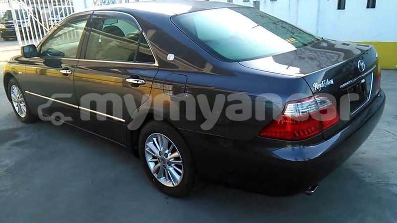 Big with watermark toyota crown magway chauk 5345