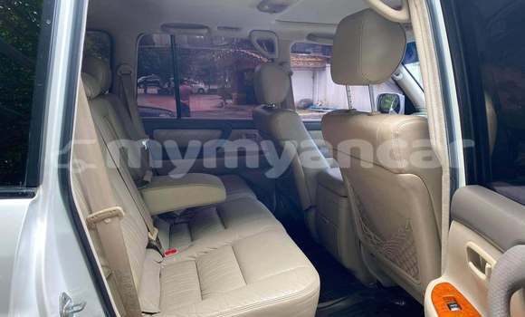 Buy Used Toyota Highlander White Car in Bogale in Ayeyarwady Buy Used Toyota Highlander White Car in Bogale in Ayeyarwady