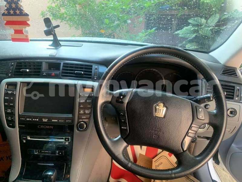 Big with watermark toyota crown kachin banmo 5350