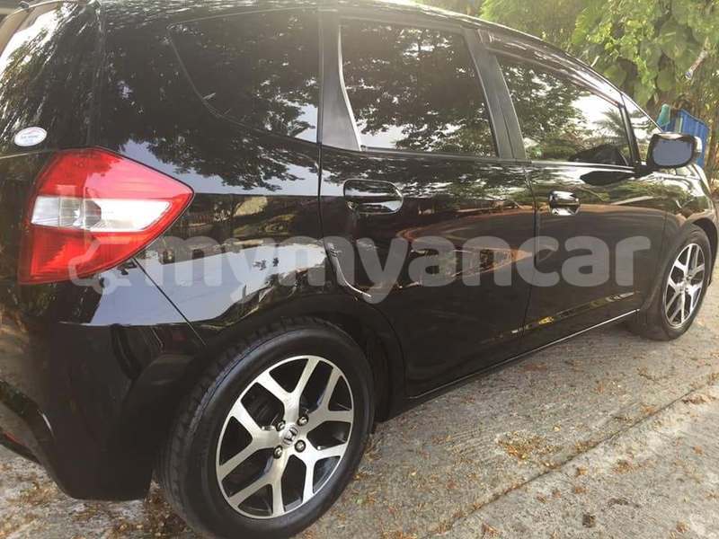 Big with watermark honda fit chin falam 5355