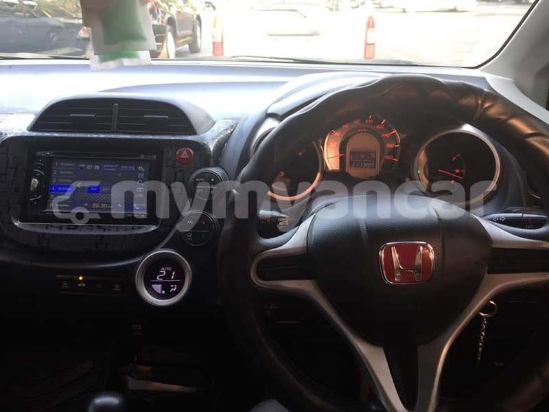 Big with watermark honda fit chin falam 5355