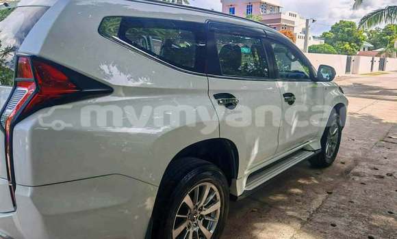 Buy Used Mitsubishi Montero White Car in Kyaiklat in Ayeyarwady Buy Used Mitsubishi Montero White Car in Kyaiklat in Ayeyarwady