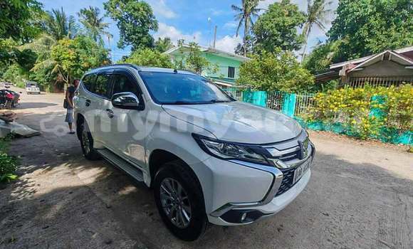 Buy Used Mitsubishi Montero White Car in Kyaiklat in Ayeyarwady Buy Used Mitsubishi Montero White Car in Kyaiklat in Ayeyarwady