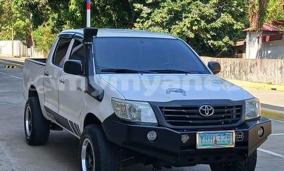 Buy Used Toyota Hilux White Car in Bogale in Ayeyarwady Buy Used Toyota Hilux White Car in Bogale in Ayeyarwady