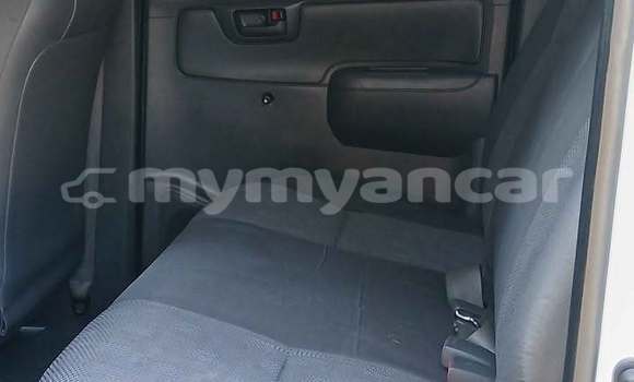 Buy Used Toyota Hilux White Car in Bogale in Ayeyarwady Buy Used Toyota Hilux White Car in Bogale in Ayeyarwady