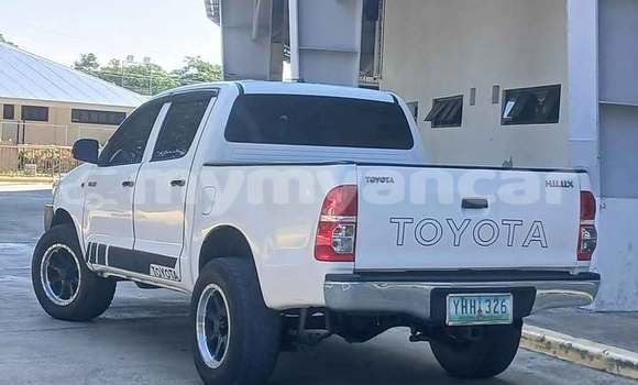 Buy Used Toyota Hilux White Car in Bogale in Ayeyarwady Buy Used Toyota Hilux White Car in Bogale in Ayeyarwady