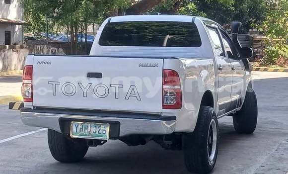 Buy Used Toyota Hilux White Car in Bogale in Ayeyarwady Buy Used Toyota Hilux White Car in Bogale in Ayeyarwady