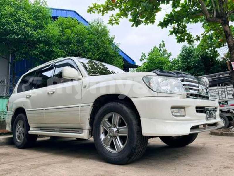 Big with watermark toyota land cruiser chin falam 5386