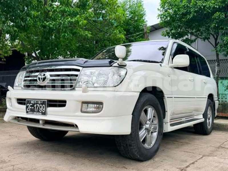 Big with watermark toyota land cruiser chin falam 5386