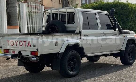 Acheter Occasion Voiture Toyota Land Cruiser Blanc à Dawei, #<Region:0x000000000da3a1f8> Acheter Occasion Voiture Toyota Land Cruiser Blanc à Dawei, #<Region:0x000000000da3a1f8>