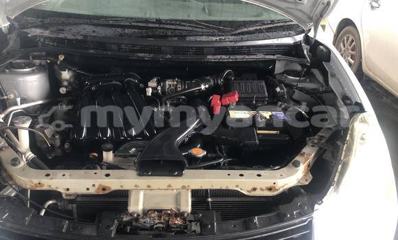 သွင်းကုန် Mitsubishi Lancer Silver ကား Yangon Yangon သွင်းကုန် Mitsubishi Lancer Silver ကား Yangon Yangon