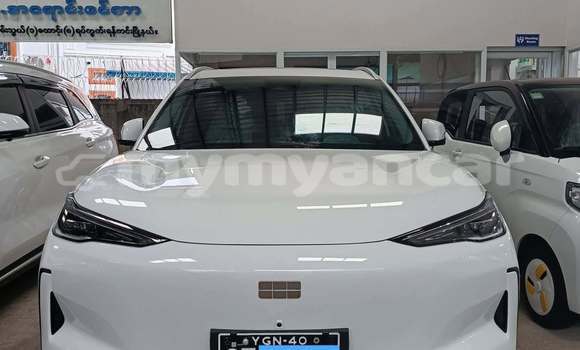 Buy Used Geely Emgrand EC8 White Car in Dawei in Tanintharyi