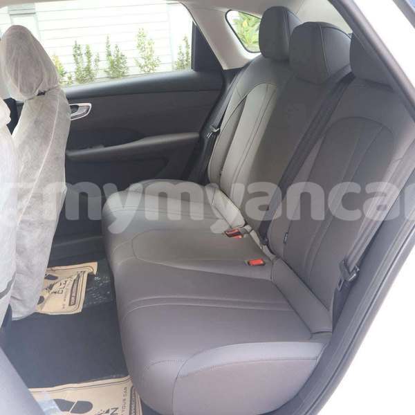 Big with watermark mg rv8 yangon kanbe 5419