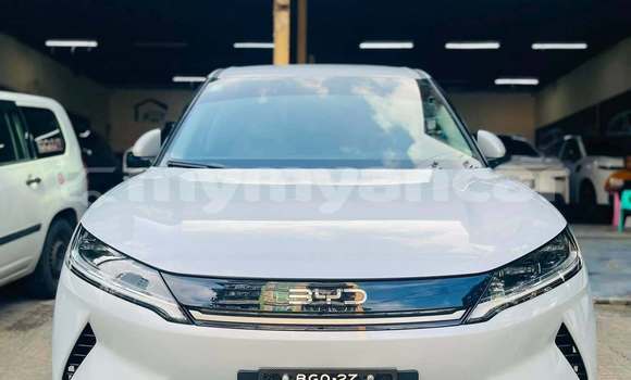 Buy Used BYD Flyer White Car in Allanmyo in Magway Buy Used BYD Flyer White Car in Allanmyo in Magway