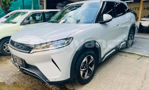 Buy Used BYD Flyer White Car in Allanmyo in Magway Buy Used BYD Flyer White Car in Allanmyo in Magway