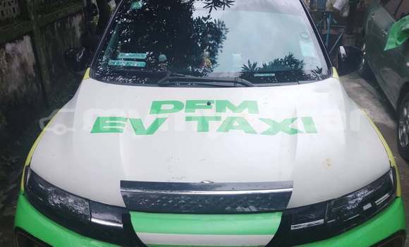 အသုံးပြုခံ့ Dadi City Leading White ကား Arakan Rakhine အသုံးပြုခံ့ Dadi City Leading White ကား Arakan Rakhine