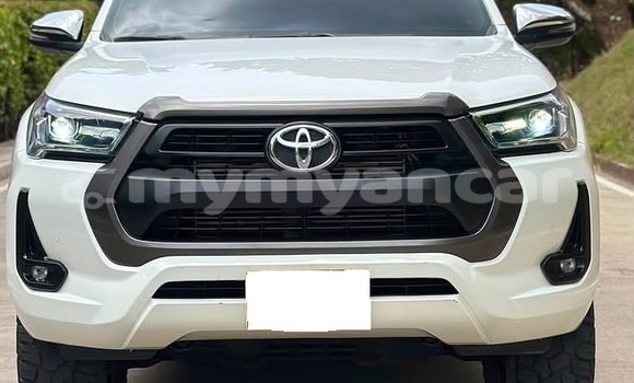အသုံးပြုခံ့ Toyota Hilux White ကား Dawei Tanintharyi အသုံးပြုခံ့ Toyota Hilux White ကား Dawei Tanintharyi