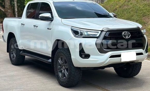 အသုံးပြုခံ့ Toyota Hilux White ကား Dawei Tanintharyi အသုံးပြုခံ့ Toyota Hilux White ကား Dawei Tanintharyi