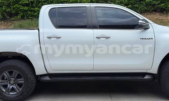 အသုံးပြုခံ့ Toyota Hilux White ကား Dawei Tanintharyi အသုံးပြုခံ့ Toyota Hilux White ကား Dawei Tanintharyi
