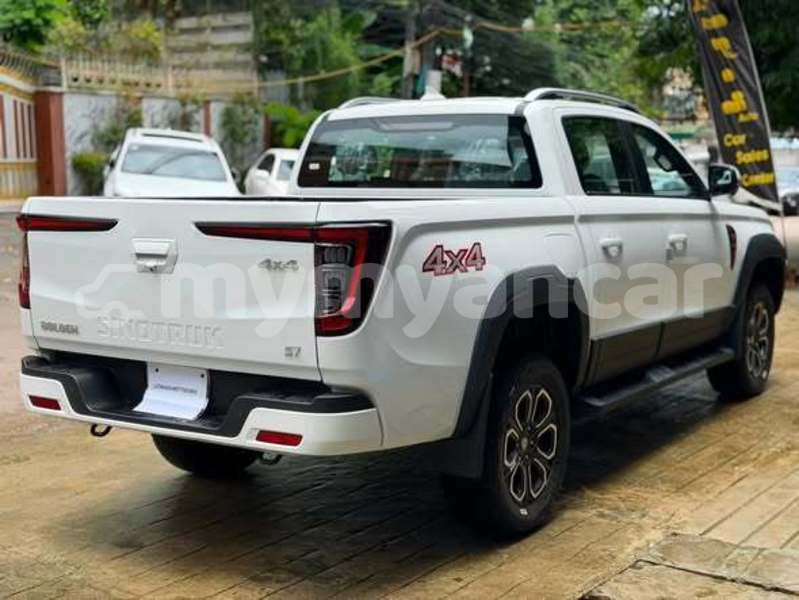Big with watermark toyota rav4 kachin banmo 5465