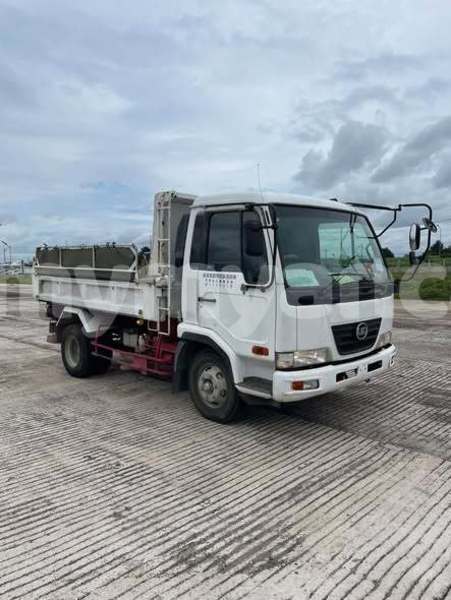Big with watermark nissan urvan magway allanmyo 5474