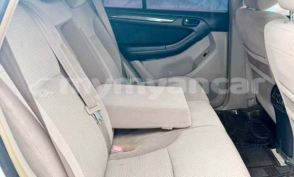 Buy Used Toyota Hilux Surf White Car in Dawei in Tanintharyi Buy Used Toyota Hilux Surf White Car in Dawei in Tanintharyi