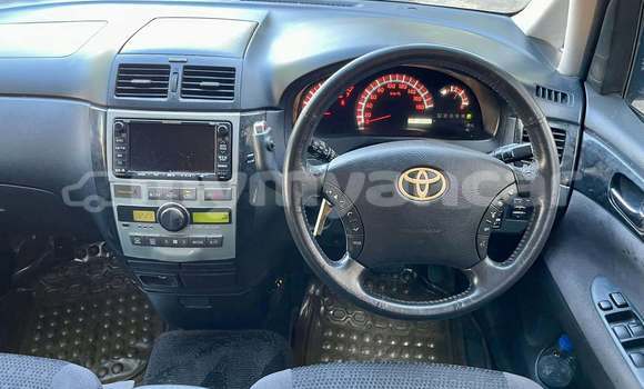 Buy Used Toyota Ipsum White Car in Allanmyo in Magway Buy Used Toyota Ipsum White Car in Allanmyo in Magway