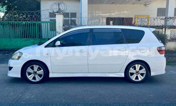 Buy Used Toyota Ipsum White Car in Allanmyo in Magway Buy Used Toyota Ipsum White Car in Allanmyo in Magway