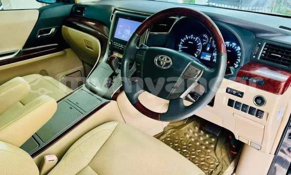 Buy Used Toyota Alphard White Car in Chauk in Magway Buy Used Toyota Alphard White Car in Chauk in Magway