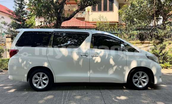 Buy Used Toyota Alphard White Car in Chauk in Magway Buy Used Toyota Alphard White Car in Chauk in Magway