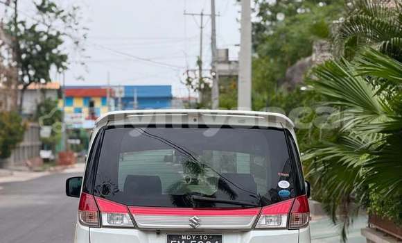 Buy Used Suzuki Solio White Car in Banmo in Kachin Buy Used Suzuki Solio White Car in Banmo in Kachin