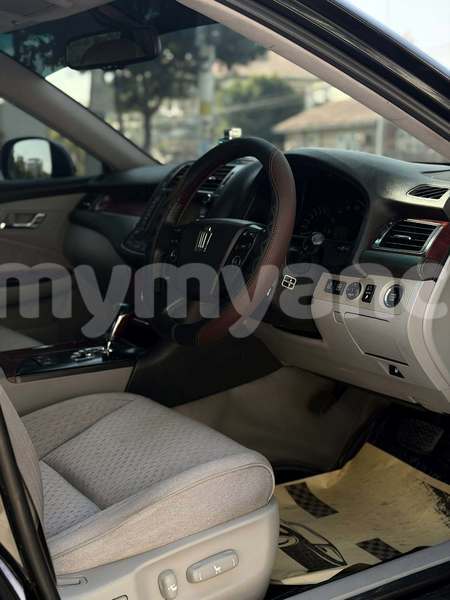 Big with watermark toyota crown rakhine arakan 5544