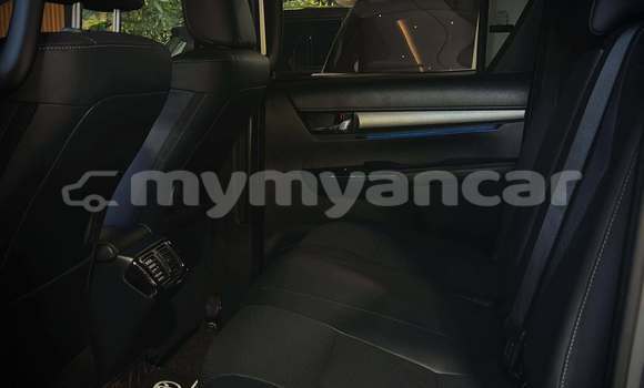 Buy Used Toyota Hilux White Car in Bogale in Ayeyarwady Buy Used Toyota Hilux White Car in Bogale in Ayeyarwady