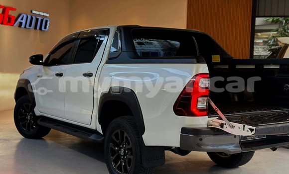Buy Used Toyota Hilux White Car in Bogale in Ayeyarwady Buy Used Toyota Hilux White Car in Bogale in Ayeyarwady