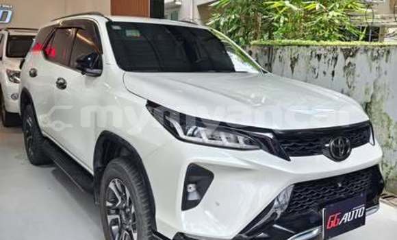 Buy Used Toyota Fortuner White Car in Arakan in Rakhine