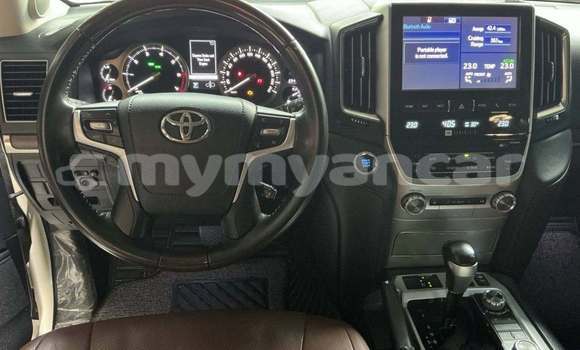 Buy Used Toyota Land Cruiser White Car in Arakan in Rakhine Buy Used Toyota Land Cruiser White Car in Arakan in Rakhine