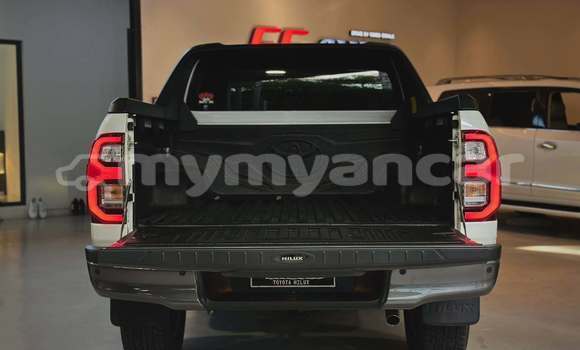 Buy Used Toyota Hilux White Car in Arakan in Rakhine Buy Used Toyota Hilux White Car in Arakan in Rakhine