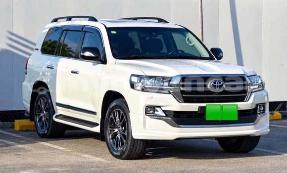 Buy Used Toyota Land Cruiser White Car in Banmo in Kachin Buy Used Toyota Land Cruiser White Car in Banmo in Kachin