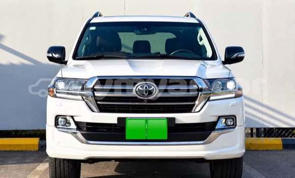 Buy Used Toyota Land Cruiser White Car in Banmo in Kachin Buy Used Toyota Land Cruiser White Car in Banmo in Kachin