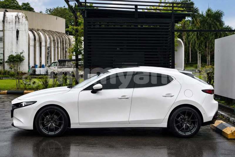Big with watermark mazda 3 bago bago 5564
