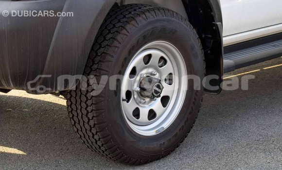 Buy Import Nissan NP 300 White Car in Import - Dubai in Ayeyarwady Buy Import Nissan NP 300 White Car in Import - Dubai in Ayeyarwady