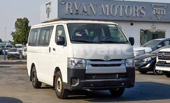 Buy Import Toyota Hiace White Car in Import - Dubai in Ayeyarwady Buy Import Toyota Hiace White Car in Import - Dubai in Ayeyarwady