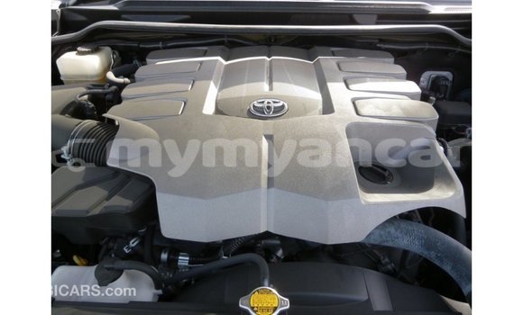 သွင်းကုန် Toyota Land Cruiser Black ကား Import - Dubai Ayeyarwady သွင်းကုန် Toyota Land Cruiser Black ကား Import - Dubai Ayeyarwady