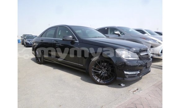 Acheter Import Voiture Mercedes-Benz 190 (W201) Noir à Import - Dubai, #<Region:0x000000000c5121b8>