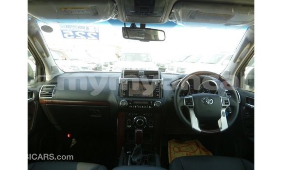 သွင်းကုန် Toyota Prado White ကား Import - Dubai Ayeyarwady သွင်းကုန် Toyota Prado White ကား Import - Dubai Ayeyarwady