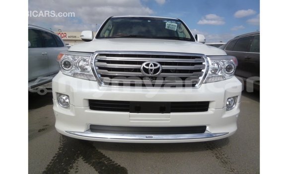 Buy Import Toyota Land Cruiser White Car in Import - Dubai in Ayeyarwady Buy Import Toyota Land Cruiser White Car in Import - Dubai in Ayeyarwady